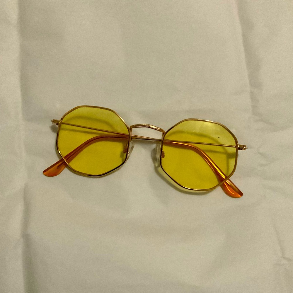Metal framed yellow lens chic glasses